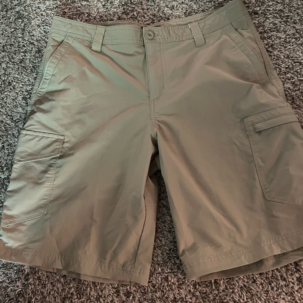Cargo shorts 9” 34 waist